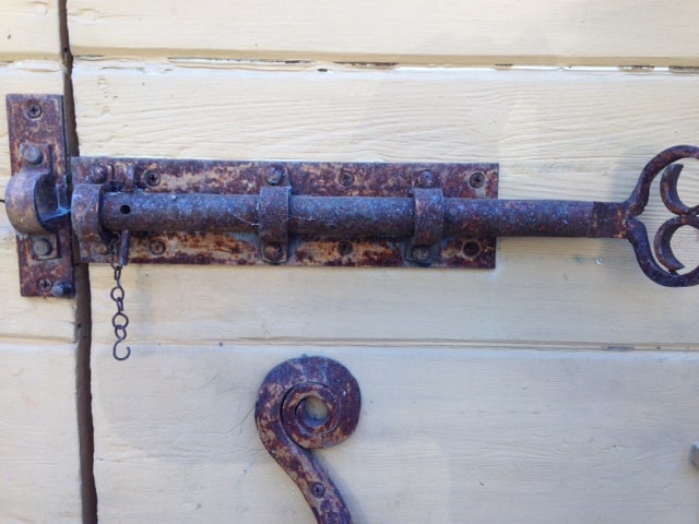 outdoor rusted metal hardware